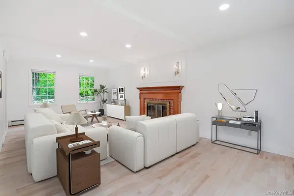 34 Contour LN, Salt Point, NY 12578