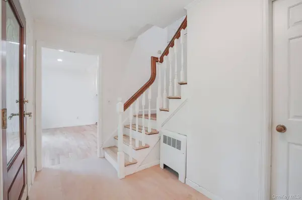 34 Contour LN, Salt Point, NY 12578