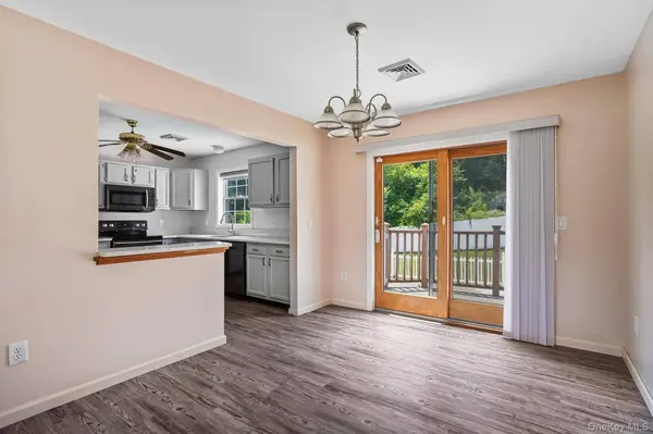 6 Hemlock LN, Wingdale, NY 12594