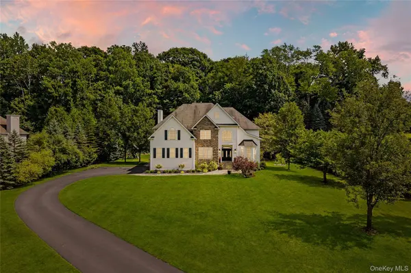 15 W Barrett Hill RD, Hopewell Junction, NY 12533