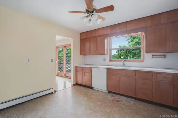 103 Edgehill DR, Wappingers Falls, NY 12590
