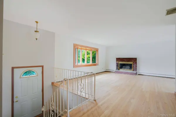 103 Edgehill DR, Wappingers Falls, NY 12590