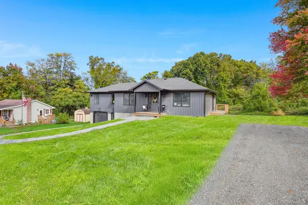 156 Red Schoolhouse RD, Fishkill, NY 12524