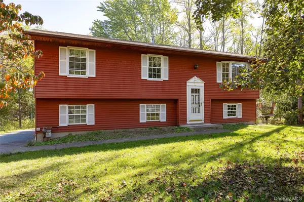 2 Pye LN, Wappingers Falls, NY 12590