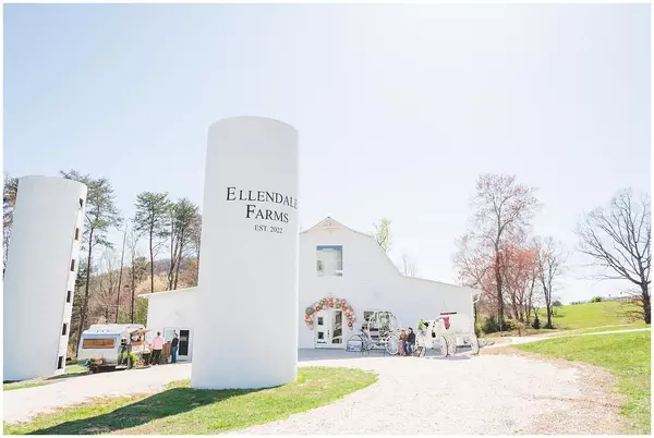 Must Have Features for Estate Wedding Venues: What Today’s Couples Are Looking For
