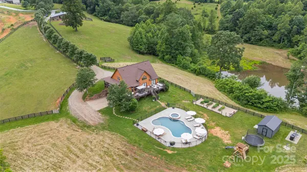 6500 Duck Creek RD, Lenoir, NC 28645