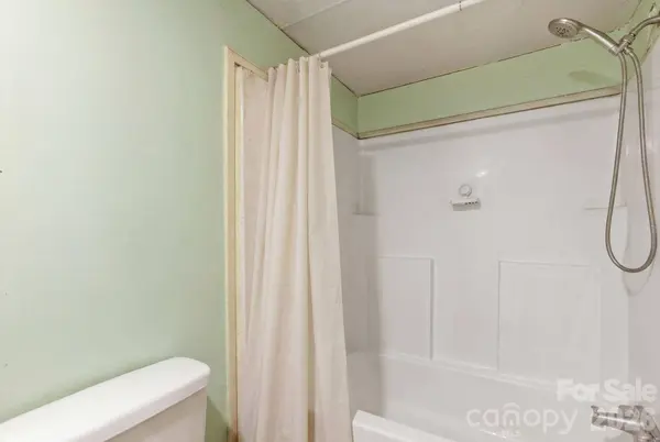 4312 Getaway LN, Maiden, NC 28650