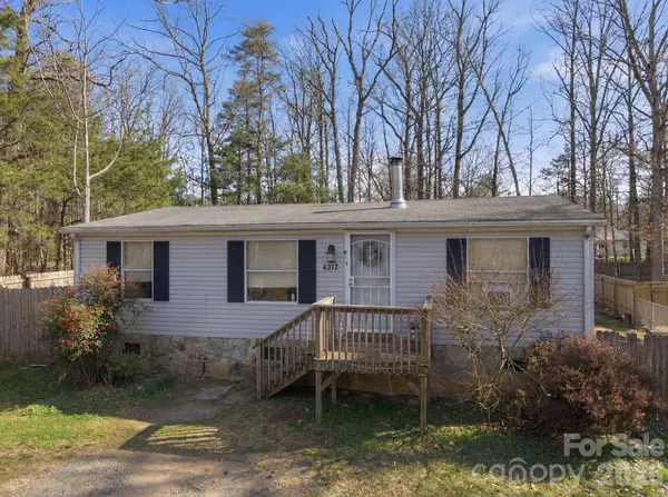 4312 Getaway LN, Maiden, NC 28650