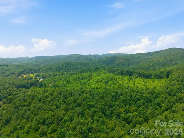 2148 White Springs LN, Lenoir, NC 28645