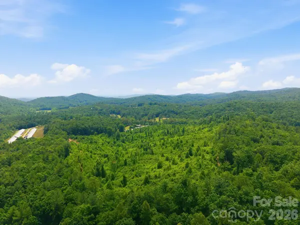 2148 White Springs LN, Lenoir, NC 28645