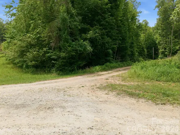 2148 White Springs LN, Lenoir, NC 28645