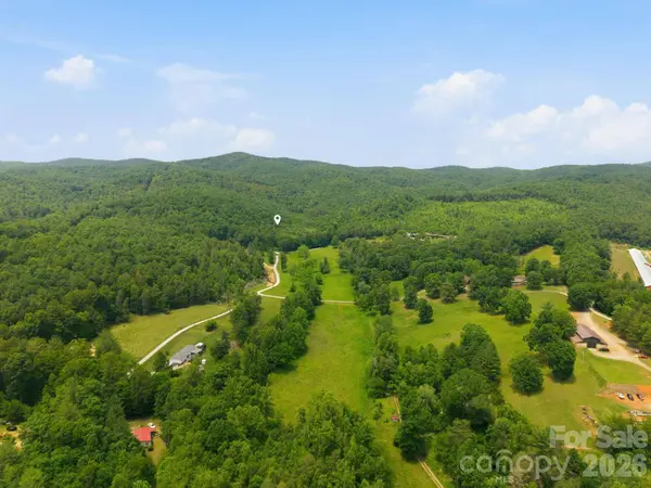 2148 White Springs LN, Lenoir, NC 28645