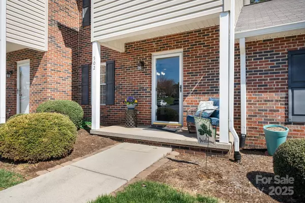 1100 22nd ST NE #502, Hickory, NC 28601