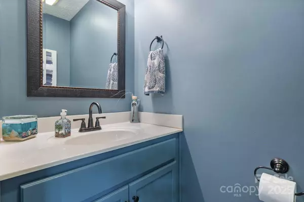 1100 22nd ST NE #502, Hickory, NC 28601