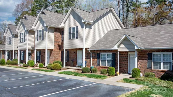 1100 22nd ST NE #502, Hickory, NC 28601