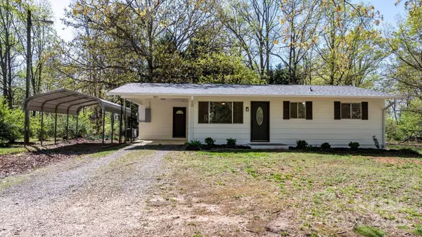 3973 Greenwood DR, Lenoir, NC 28645