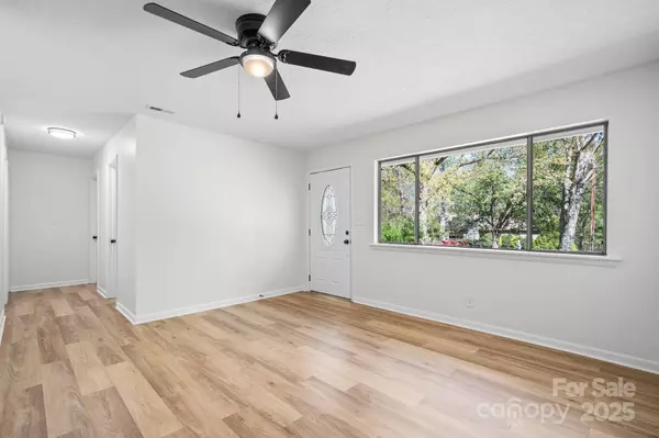 3973 Greenwood DR, Lenoir, NC 28645