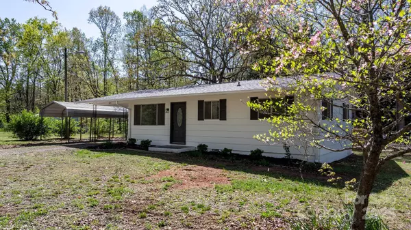 3973 Greenwood DR, Lenoir, NC 28645