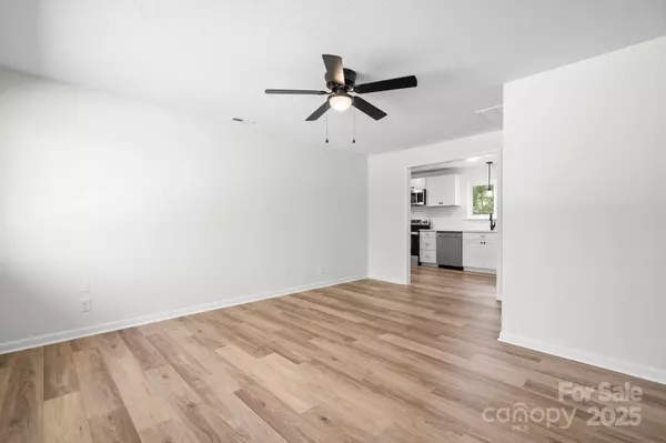 3973 Greenwood DR, Lenoir, NC 28645