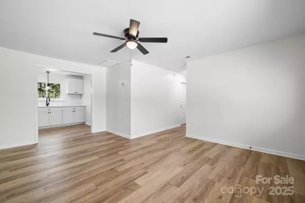 3973 Greenwood DR, Lenoir, NC 28645