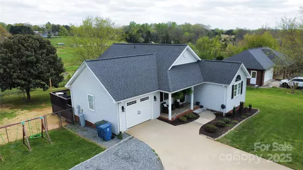 4808 Thoreau DR, Conover, NC 28613