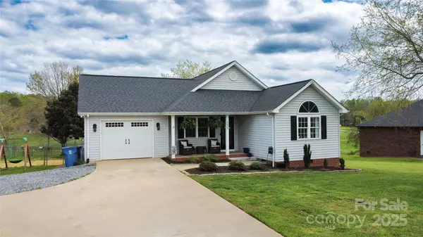 4808 Thoreau DR, Conover, NC 28613