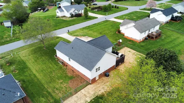 4808 Thoreau DR, Conover, NC 28613