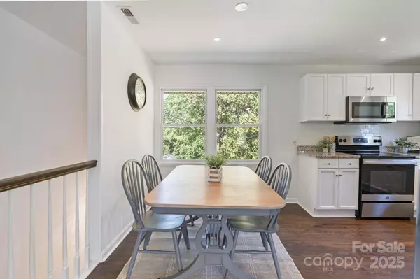 3400 Barfield DR, Charlotte, NC 28217