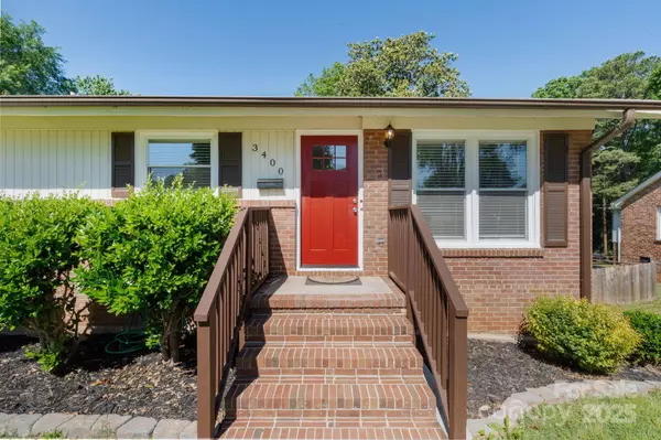 3400 Barfield DR, Charlotte, NC 28217