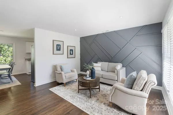 3400 Barfield DR, Charlotte, NC 28217