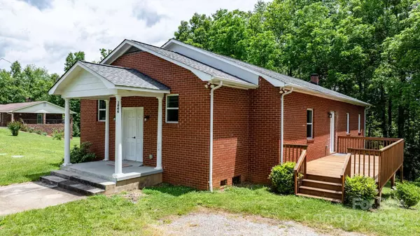 1844 Bellcroft LN, Lenoir, NC 28645