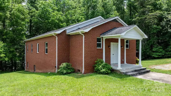 1844 Bellcroft LN, Lenoir, NC 28645