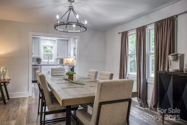 110 Camelot DR, Granite Falls, NC 28630