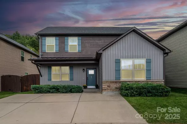 27 Mann LN, Fletcher, NC 28732