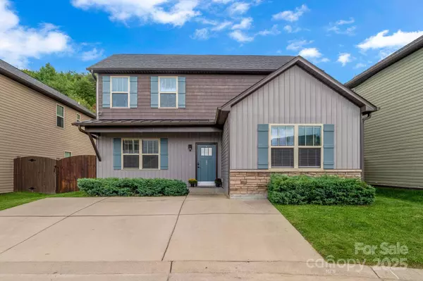 27 Mann LN, Fletcher, NC 28732