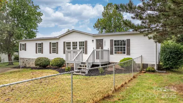 3943 Doe CT, Lenoir, NC 28645