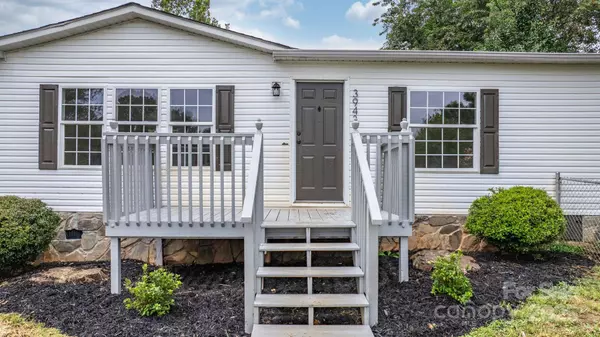 3943 Doe CT, Lenoir, NC 28645