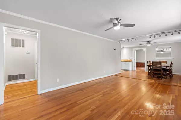 108 Logan ST, Morganton, NC 28655