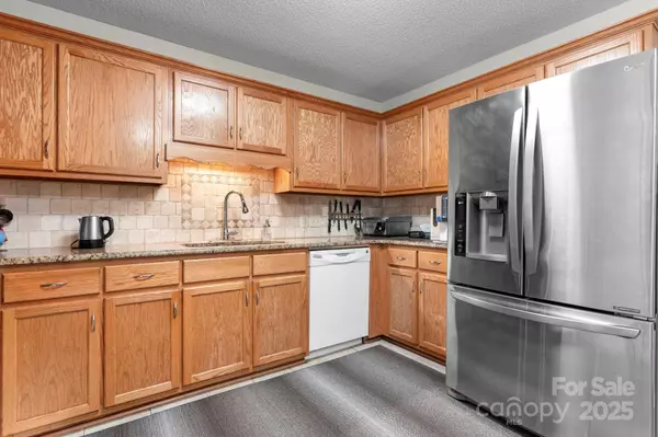 1102 22nd ST NE #604, Hickory, NC 28601