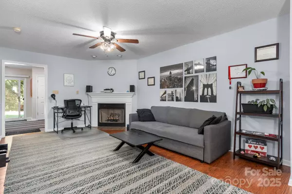 1102 22nd ST NE #604, Hickory, NC 28601