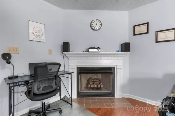 1102 22nd ST NE #604, Hickory, NC 28601