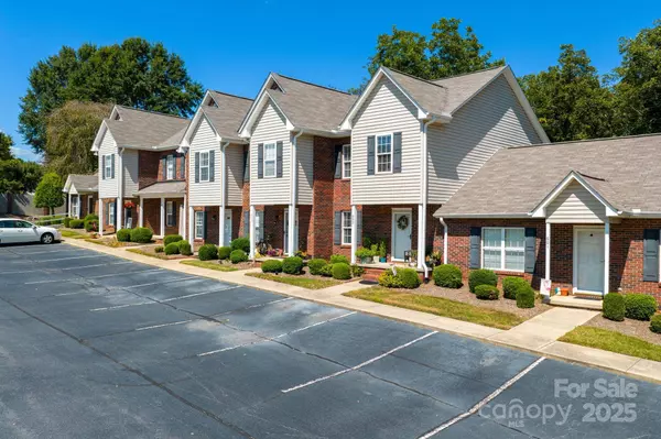 1102 22nd ST NE #604, Hickory, NC 28601