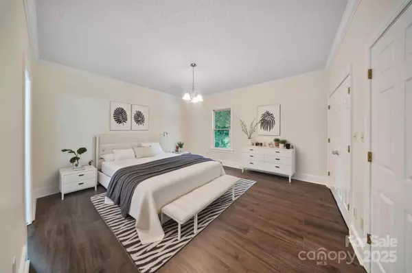 3718 Club House DR NE, Conover, NC 28613