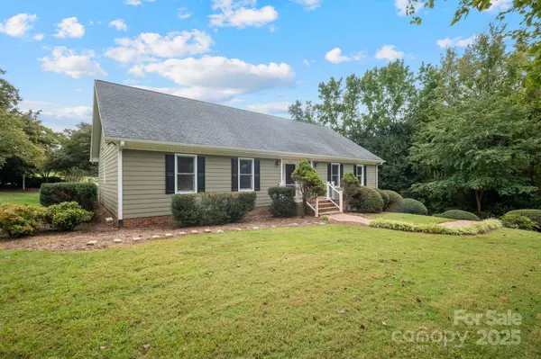 3718 Club House DR NE, Conover, NC 28613