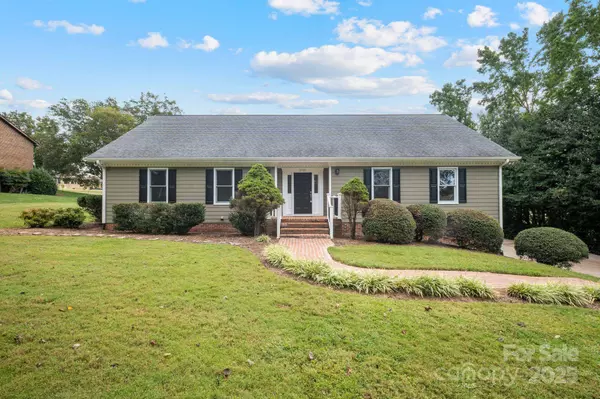 3718 Club House DR NE, Conover, NC 28613