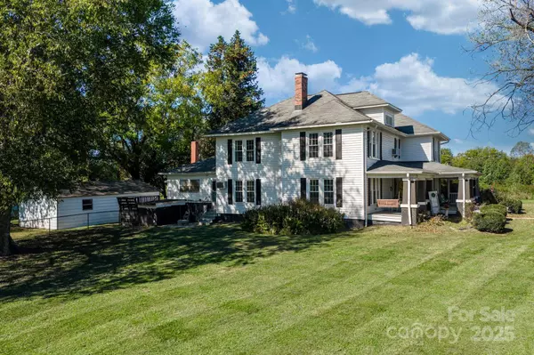 2461 Startown RD, Newton, NC 28658