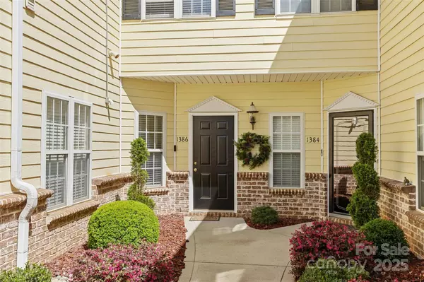 1386 21st AVE NE, Hickory, NC 28601