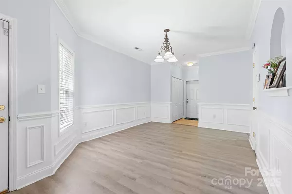 1386 21st AVE NE, Hickory, NC 28601