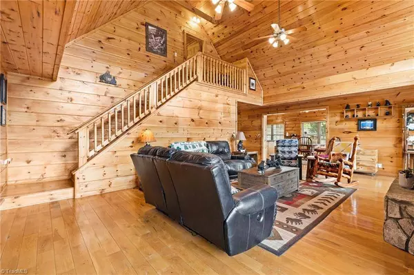 28 Outback TRL, Nebo, NC 28761