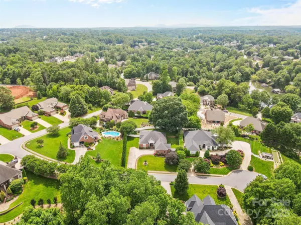 133 43rd Avenue LN NW, Hickory, NC 28601